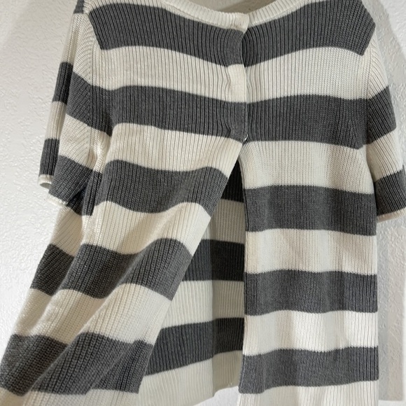 Banana Republic Open Back Grey And White Striped Sweater Top Short Sleeve Sz XL - Picture 4 of 9